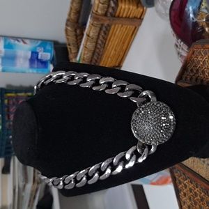 Exquisite and majestic necklace